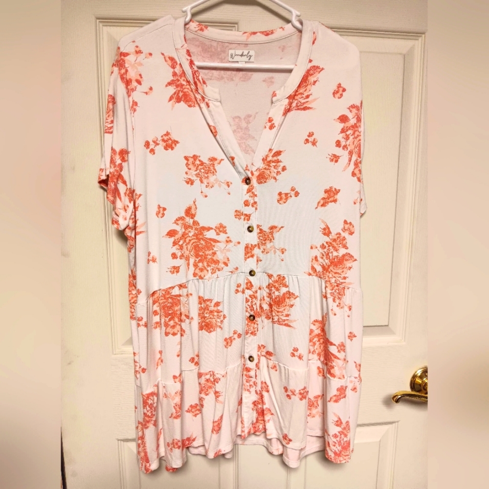 Wonderly Floral Tunic Top EUC